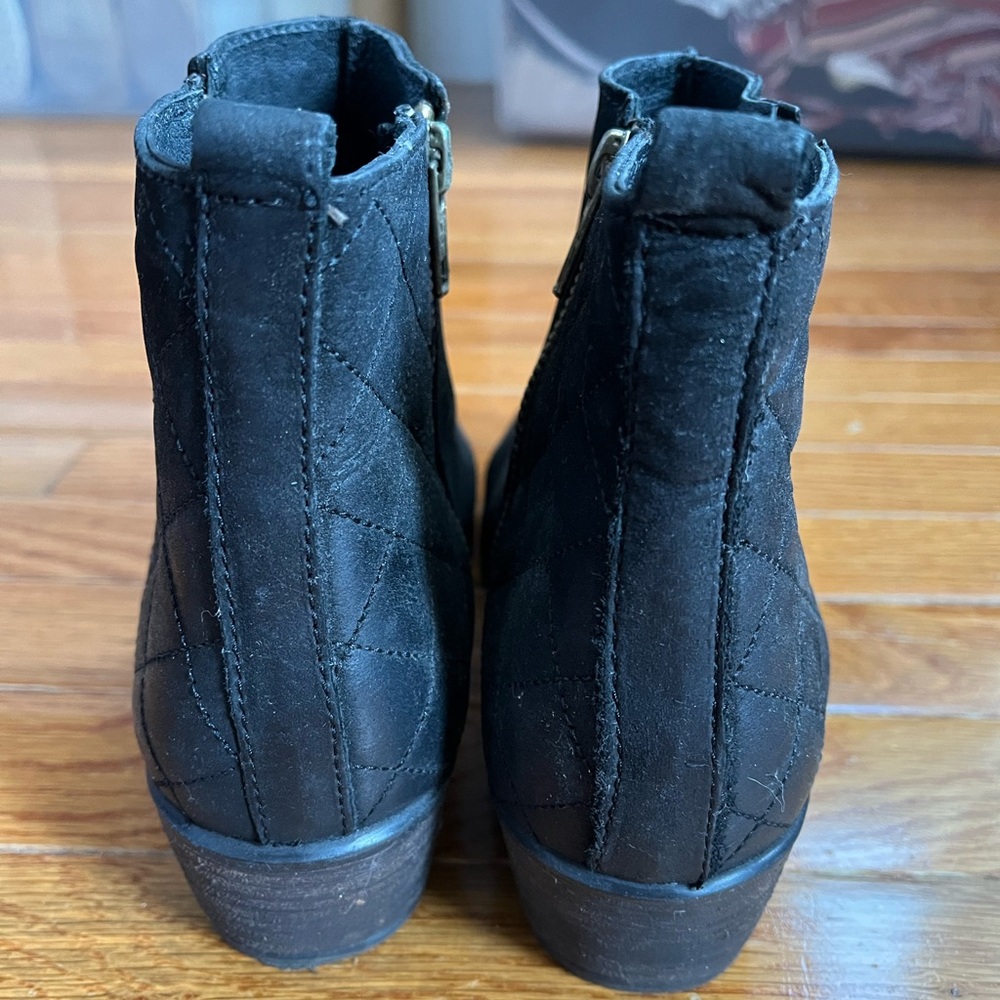boots - Picture 2 of 8